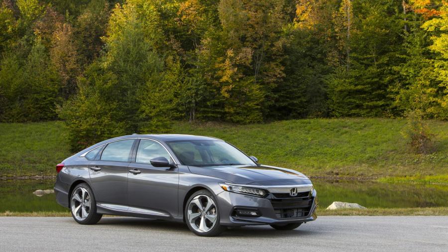  Honda Accord Touring Hybrid 2017 года  (NA) (фото 45 из 170)